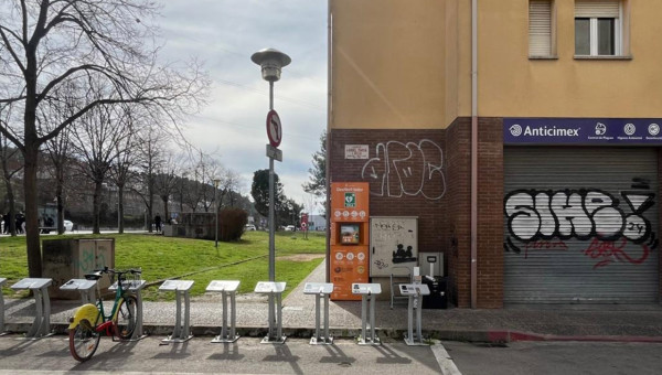 Davant Institut Narcís Xifra, CRC 257