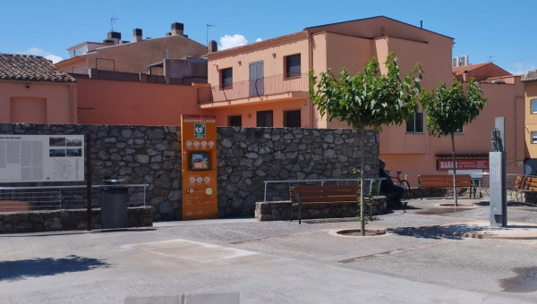 Torroella Plaça Lledoner, CRC 523